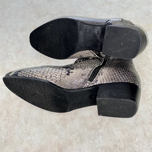 Aquatalia Gray Snake Skin Ankle Boots Embossed Leather Booties Size 6.5 - Picture 4 of 8